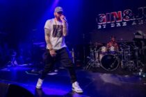 The Death of Slim Shady oleh Eminem kembali di puncak Billboard 200