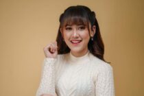 Lirik lagu “Rungkad” Happy Asmara beserta terjemahan Bahasa Indonesia